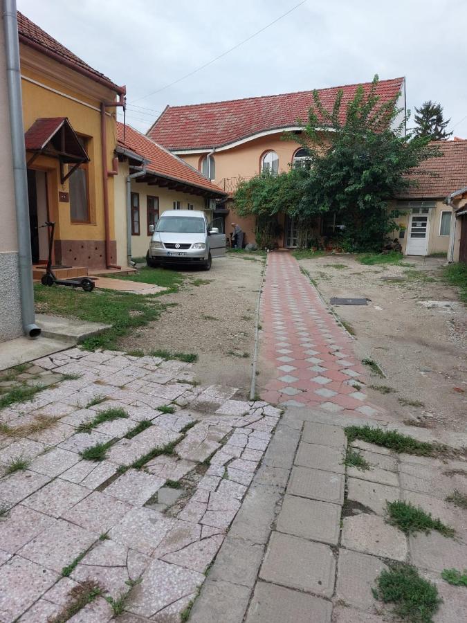 Apartamento Valiapart Oradea Exterior foto